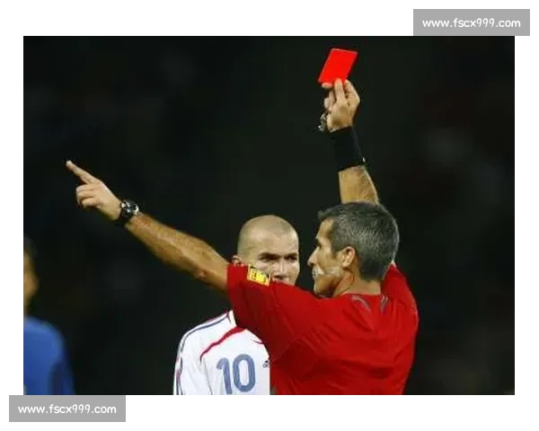 红牌罚下成为转折点一场比赛命运由此彻底改写的全过程再添精彩章节